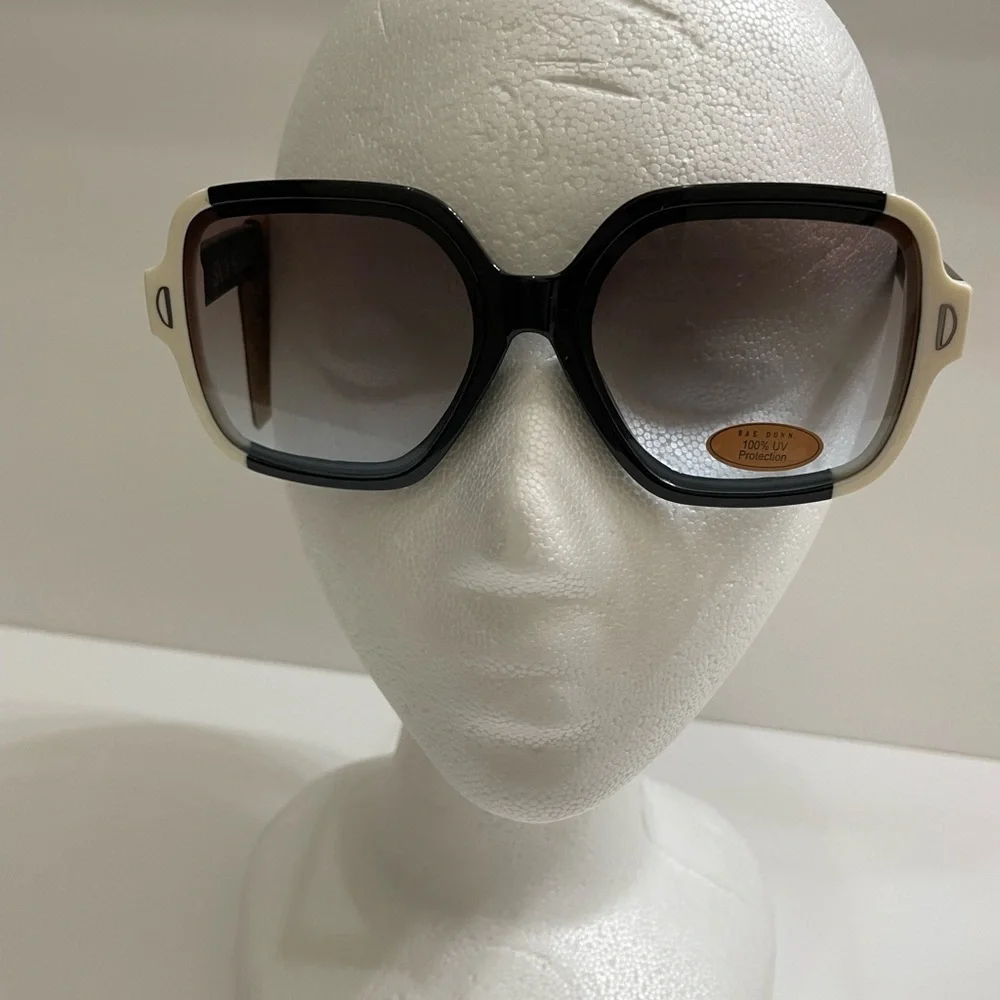 Rae Dunn Black Oversized sunglasses